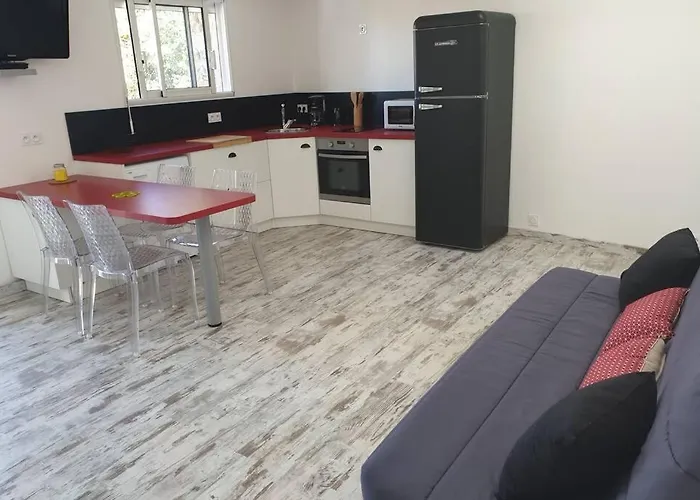 Maisonnette A Sur 2 Personnes *